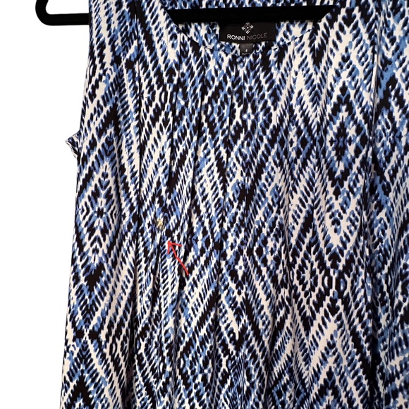 Ronni Nicole Shift Dress Sz 8 Navy And Blue - With small stain - Picture 6 of 7